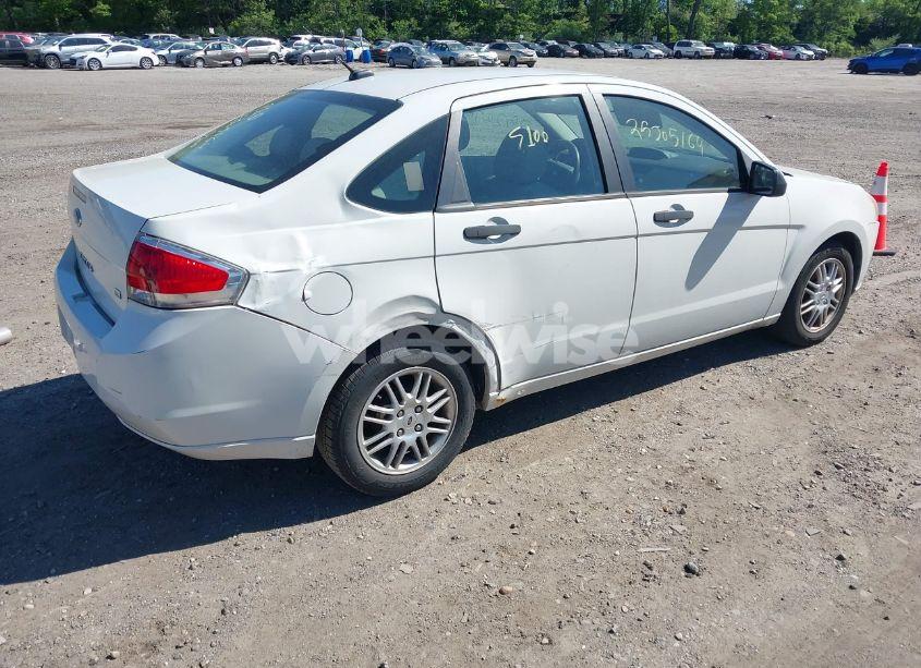 Photo 4 of 2011 Ford Focus SE (VIN 1FAHP3FN7BW172857)