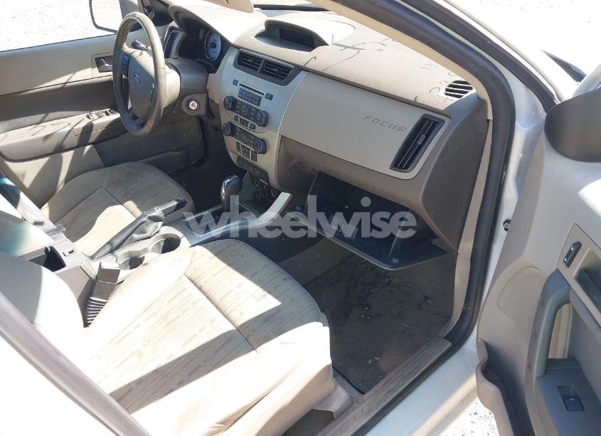 Photo 5 of 2011 Ford Focus SE (VIN 1FAHP3FN7BW172857)