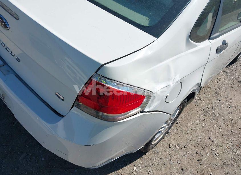 Photo 6 of 2011 Ford Focus SE (VIN 1FAHP3FN7BW172857)