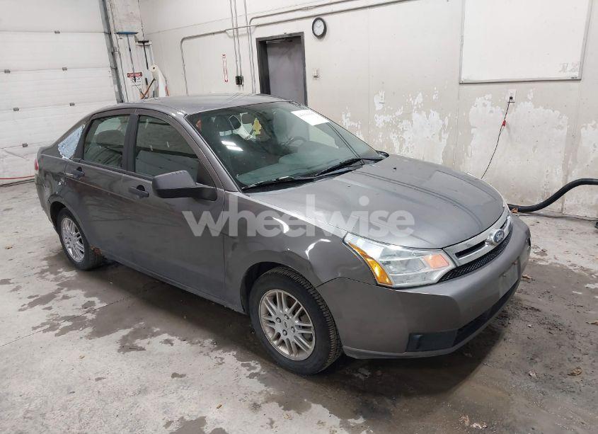 2011 Ford Focus SE (VIN 1FAHP3FN7BW181963) main photo