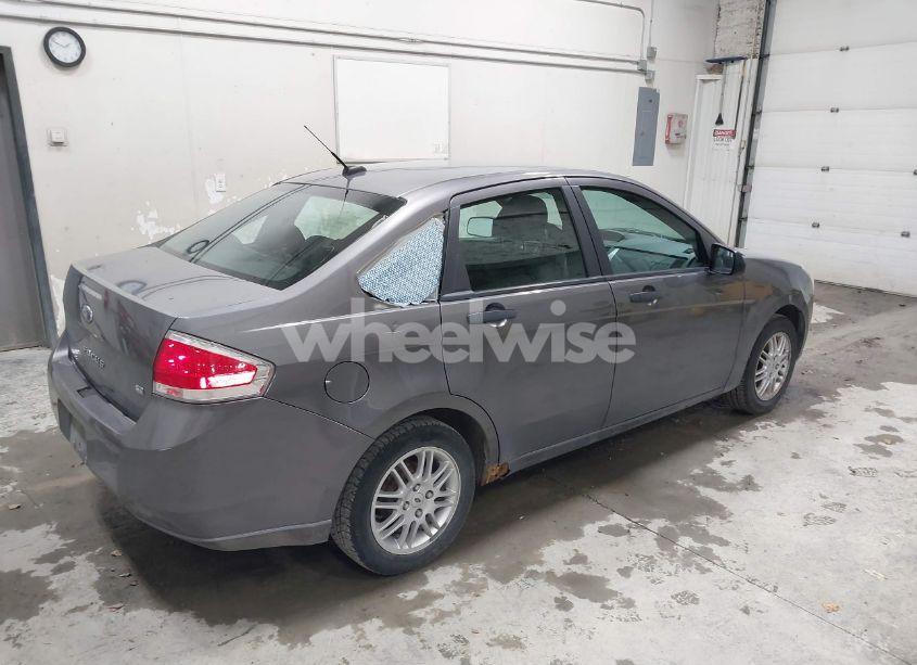 Photo 4 of 2011 Ford Focus SE (VIN 1FAHP3FN7BW181963)