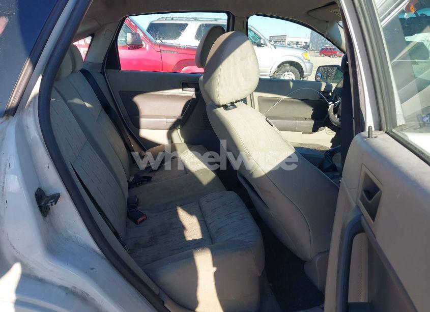 Photo 8 of 2011 Ford Focus SE (VIN 1FAHP3FN7BW193191)