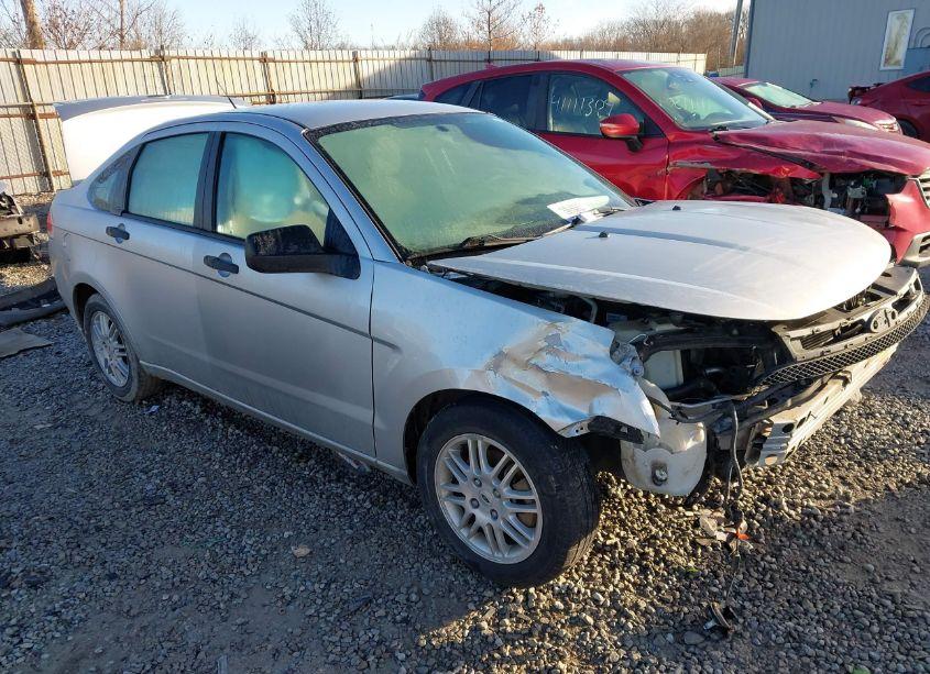 2011 Ford Focus SE (VIN 1FAHP3FN7BW201290) main photo