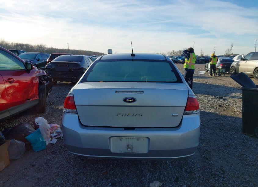 Photo 17 of 2011 Ford Focus SE (VIN 1FAHP3FN7BW201290)