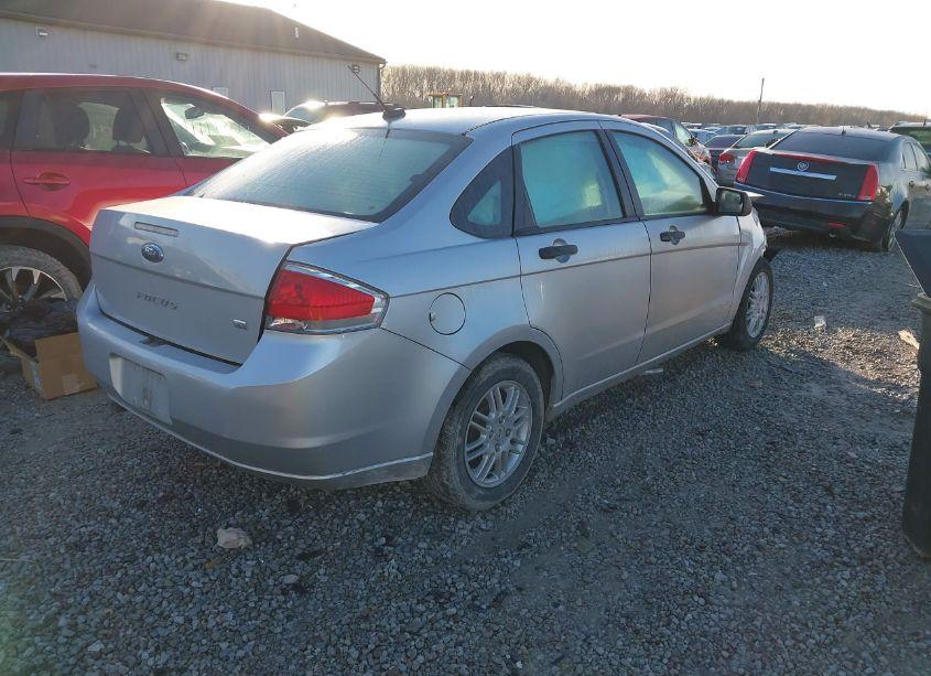 Photo 4 of 2011 Ford Focus SE (VIN 1FAHP3FN7BW201290)