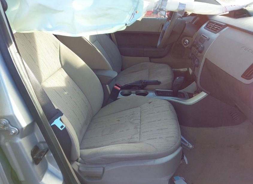 Photo 5 of 2011 Ford Focus SE (VIN 1FAHP3FN7BW201290)