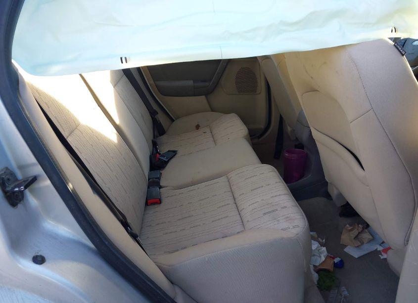 Photo 8 of 2011 Ford Focus SE (VIN 1FAHP3FN7BW201290)