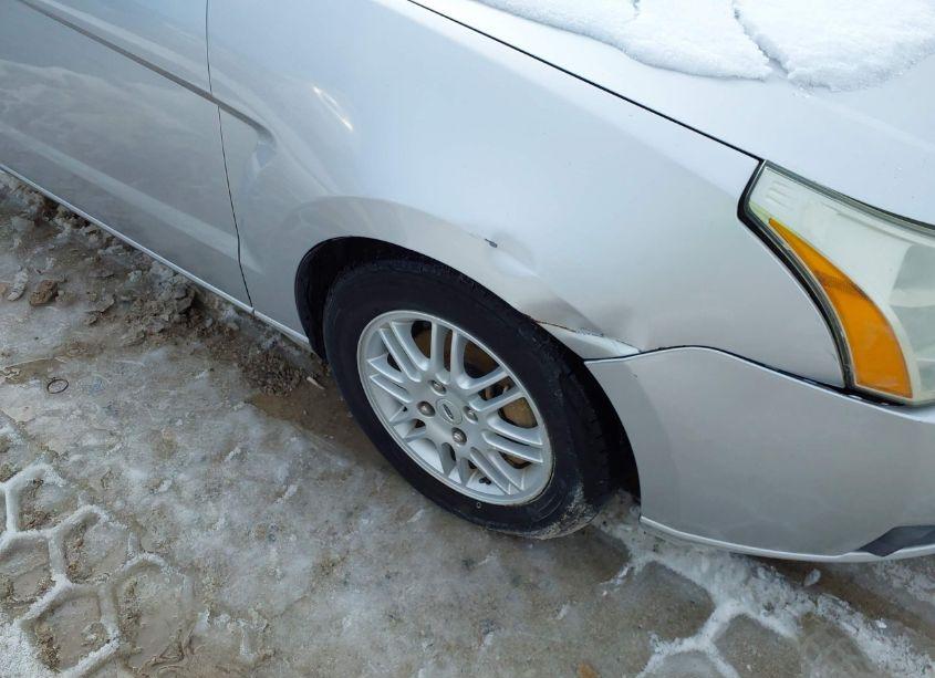 Photo 6 of 2010 Ford Focus SE (VIN 1FAHP3FN8AW140353)