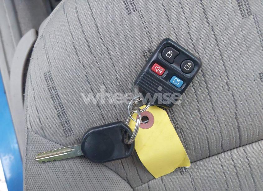 Photo 11 of 2010 Ford Focus SE (VIN 1FAHP3FN8AW144399)