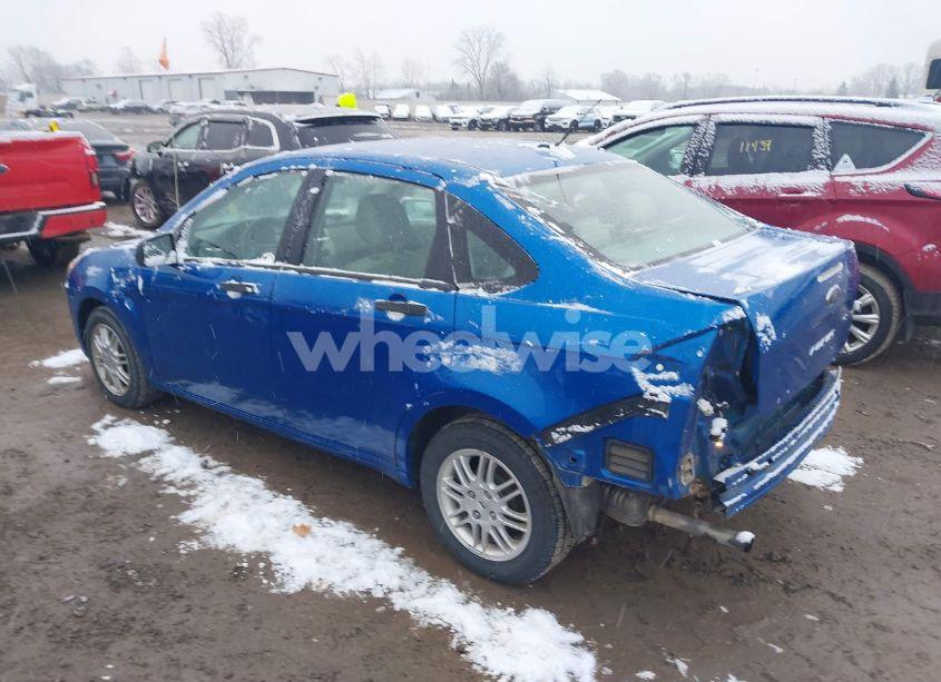 Photo 3 of 2010 Ford Focus SE (VIN 1FAHP3FN8AW144399)