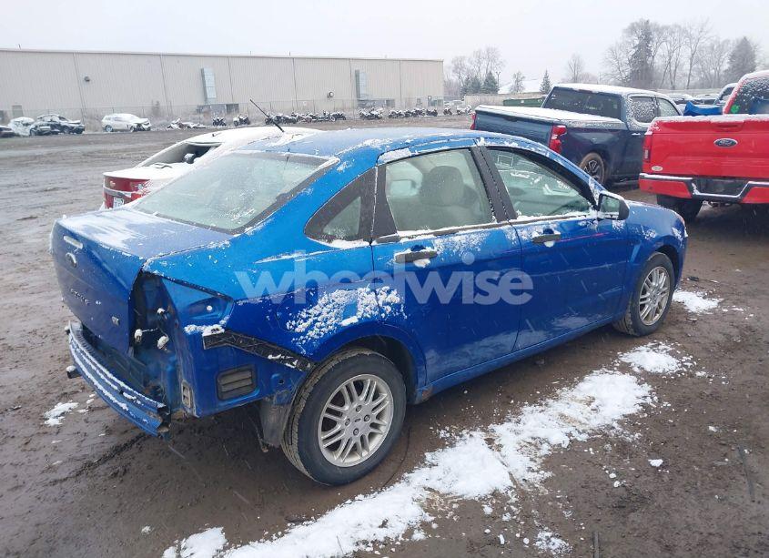 Photo 4 of 2010 Ford Focus SE (VIN 1FAHP3FN8AW144399)