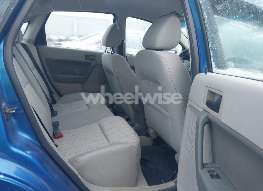 Photo 8 of 2010 Ford Focus SE (VIN 1FAHP3FN8AW144399)