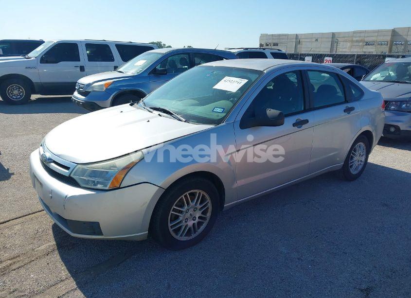 Photo 2 of 2010 Ford Focus SE (VIN 1FAHP3FN8AW166497)