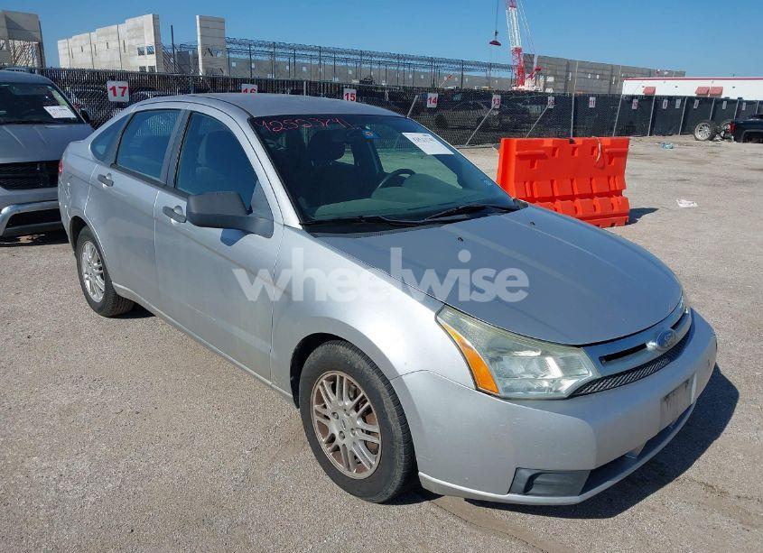 Photo 6 of 2010 Ford Focus SE (VIN 1FAHP3FN8AW166497)