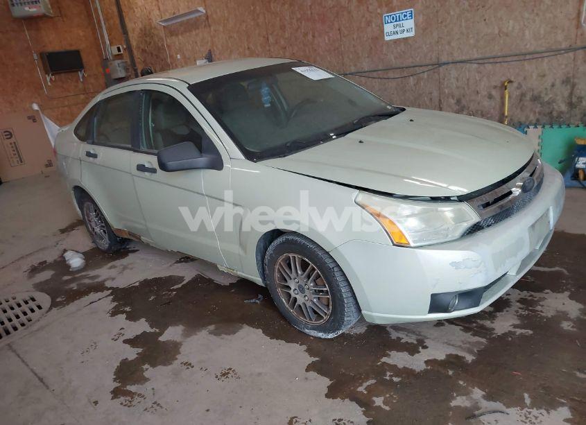 2010 Ford Focus SE (VIN 1FAHP3FN8AW188614) main photo