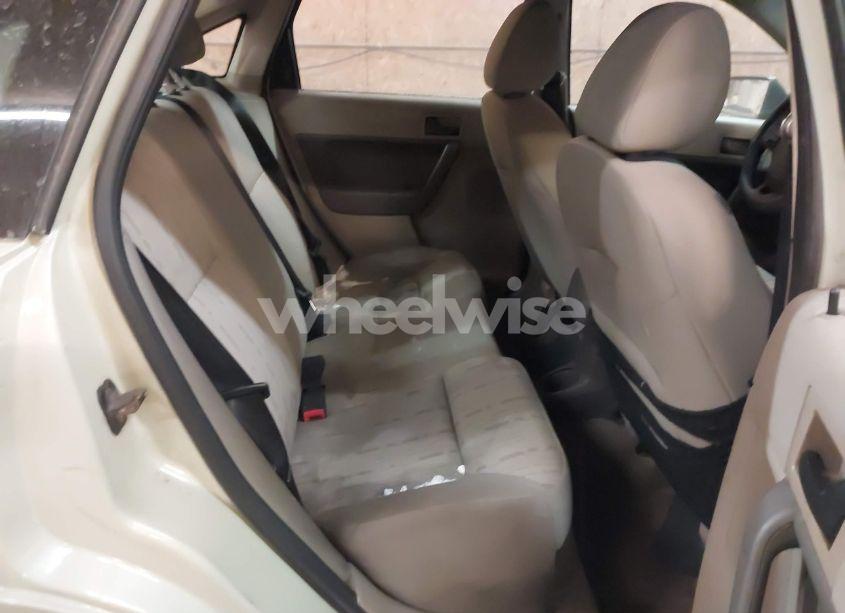 Photo 8 of 2010 Ford Focus SE (VIN 1FAHP3FN8AW188614)