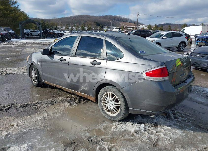 Photo 3 of 2010 Ford Focus SE (VIN 1FAHP3FN8AW193473)