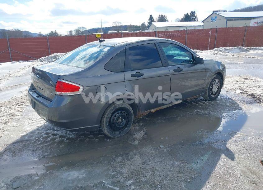 Photo 4 of 2010 Ford Focus SE (VIN 1FAHP3FN8AW193473)