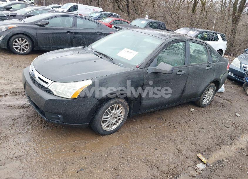 Photo 2 of 2010 Ford Focus SE (VIN 1FAHP3FN8AW206058)