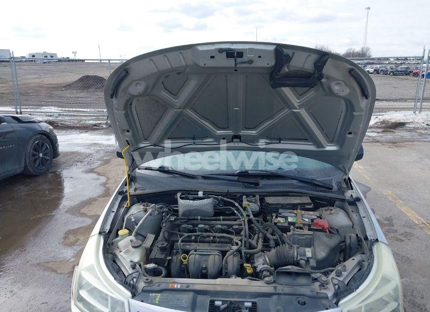 Photo 10 of 2010 Ford Focus SE (VIN 1FAHP3FN8AW271184)