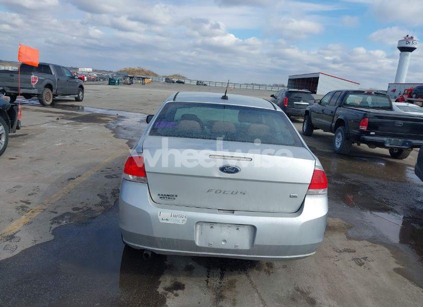Photo 13 of 2010 Ford Focus SE (VIN 1FAHP3FN8AW271184)