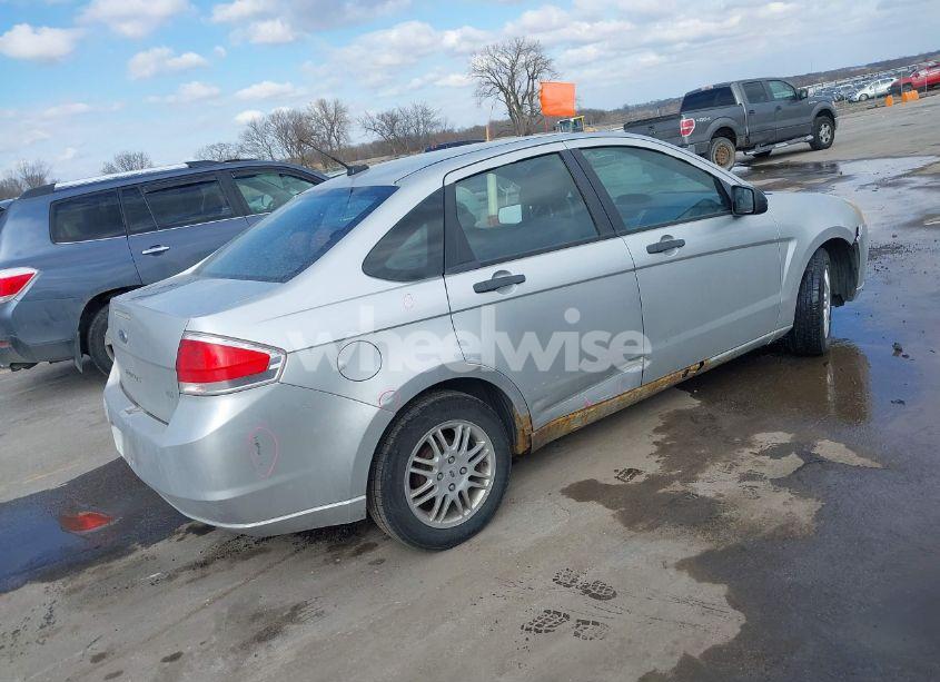 Photo 4 of 2010 Ford Focus SE (VIN 1FAHP3FN8AW271184)