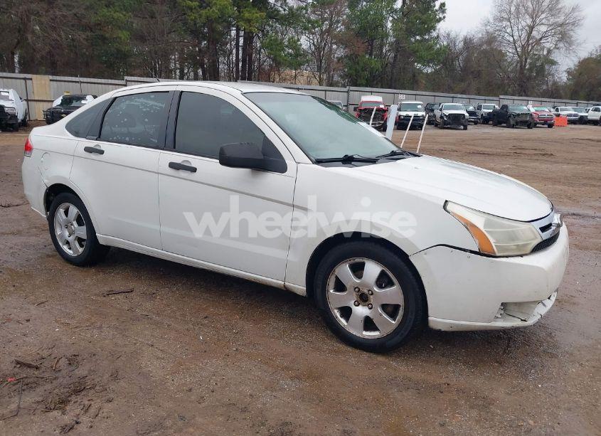 2010 Ford Focus SE (VIN 1FAHP3FN8AW279463) main photo