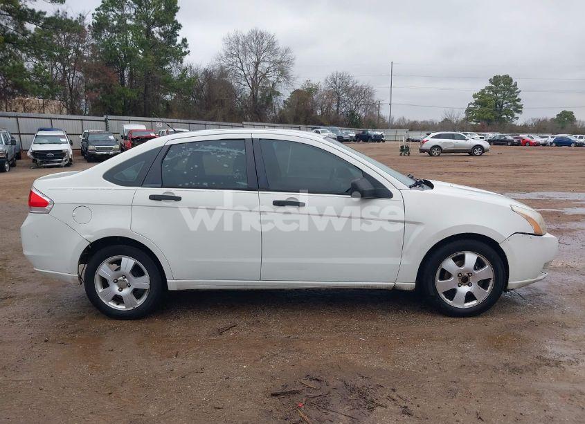 Photo 13 of 2010 Ford Focus SE (VIN 1FAHP3FN8AW279463)