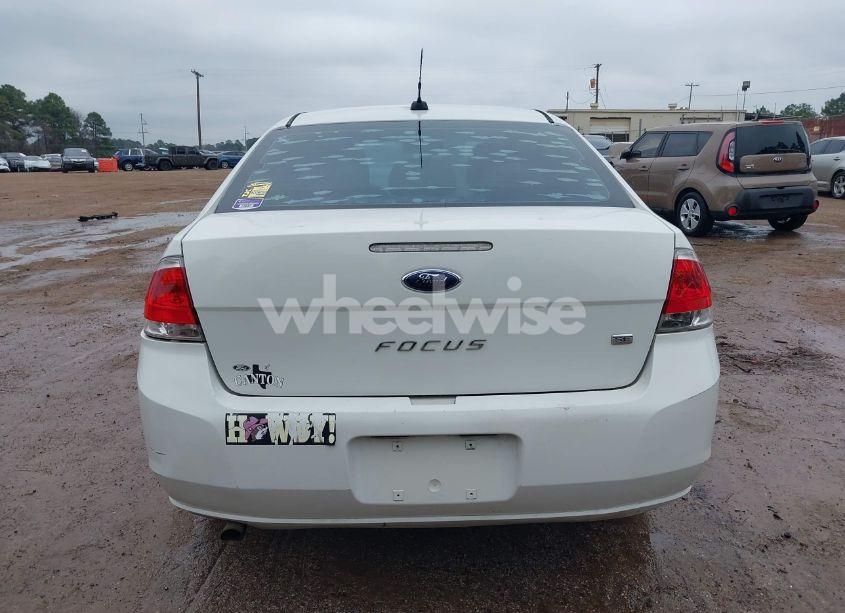 Photo 16 of 2010 Ford Focus SE (VIN 1FAHP3FN8AW279463)