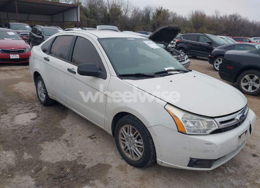 2011 Ford Focus SE (VIN 1FAHP3FN8BW106446) main photo