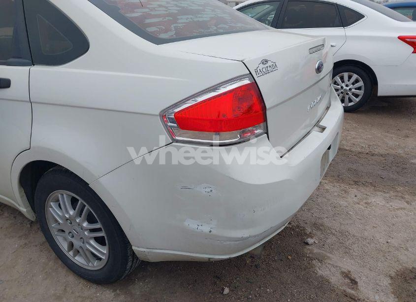 Photo 12 of 2011 Ford Focus SE (VIN 1FAHP3FN8BW106446)