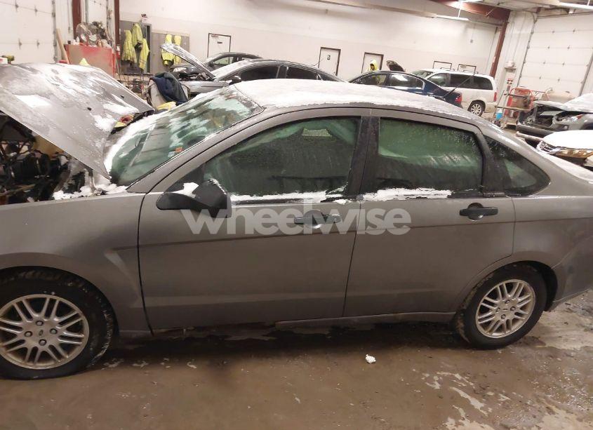 Photo 14 of 2011 Ford Focus SE (VIN 1FAHP3FN8BW115809)