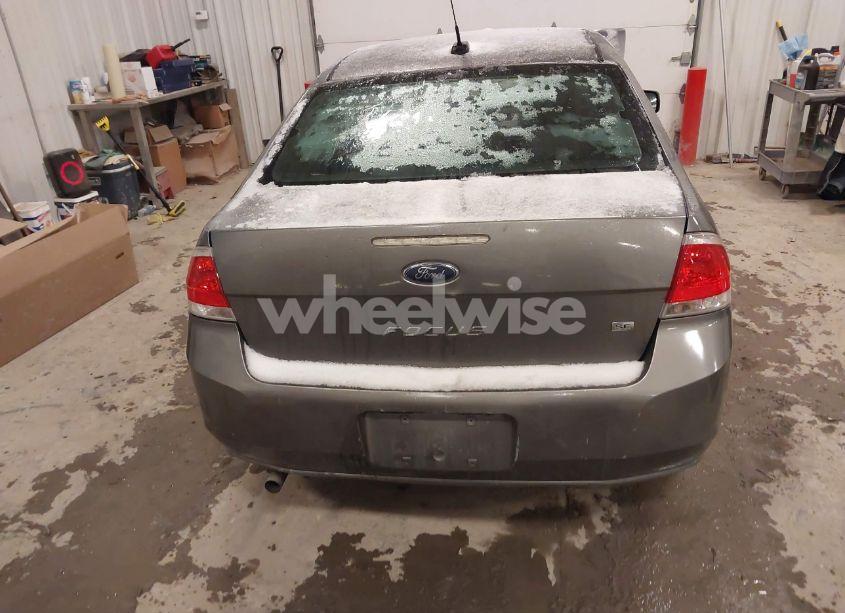 Photo 16 of 2011 Ford Focus SE (VIN 1FAHP3FN8BW115809)