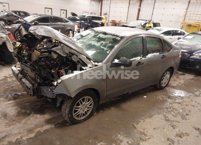 Photo 2 of 2011 Ford Focus SE (VIN 1FAHP3FN8BW115809)