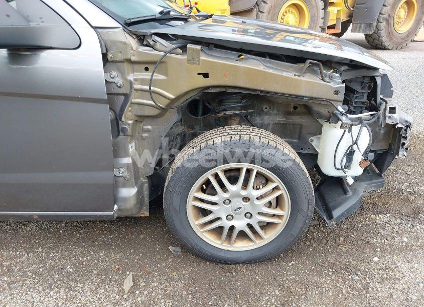 Photo 12 of 2011 Ford Focus SE (VIN 1FAHP3FN8BW121772)