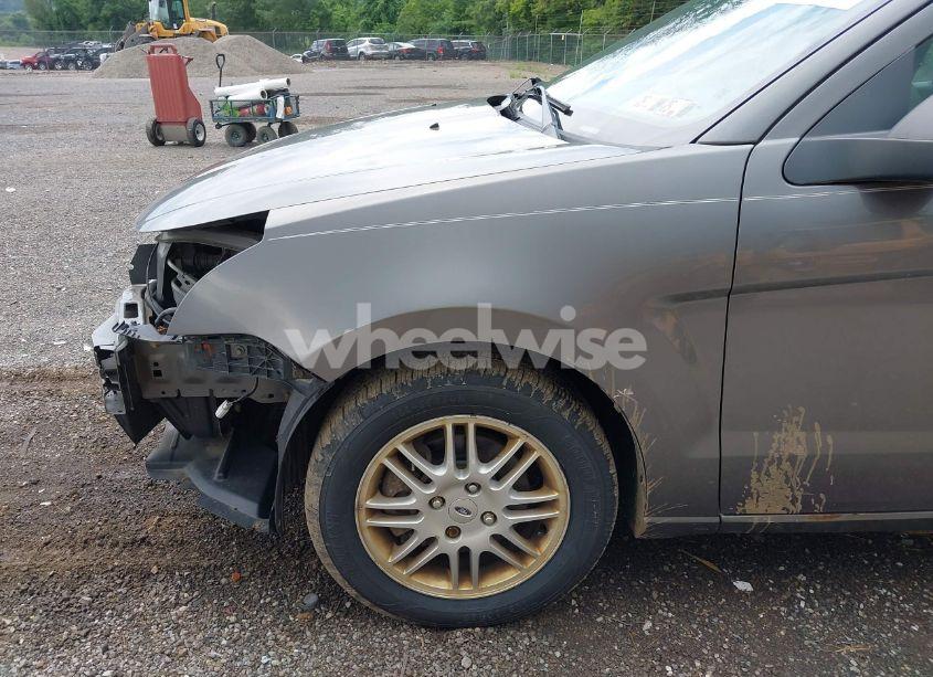 Photo 13 of 2011 Ford Focus SE (VIN 1FAHP3FN8BW121772)