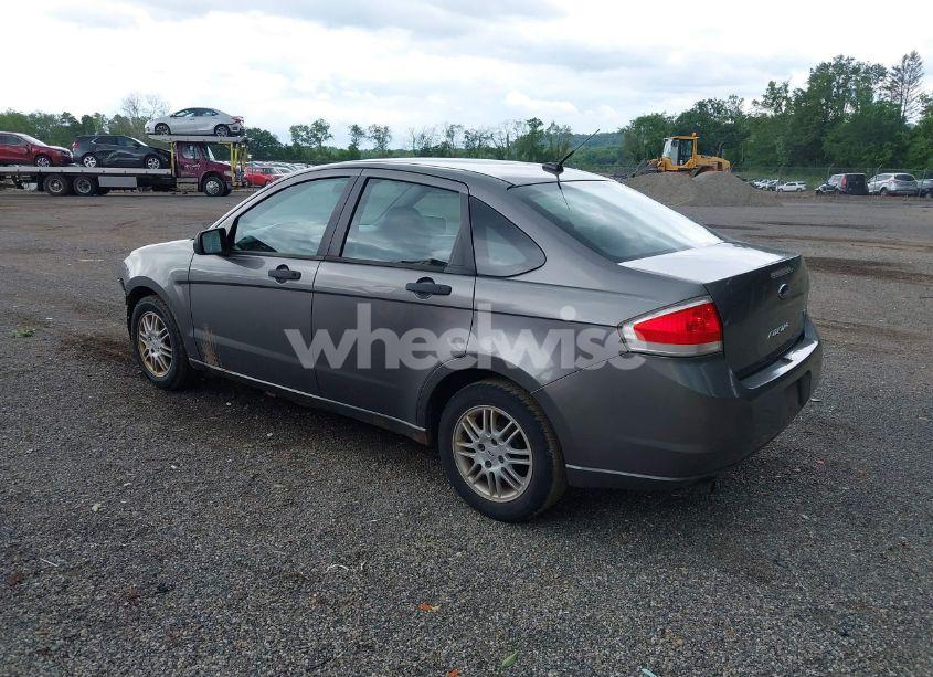 Photo 3 of 2011 Ford Focus SE (VIN 1FAHP3FN8BW121772)