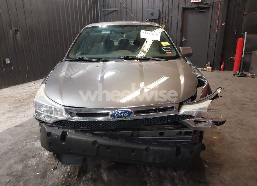 Photo 13 of 2011 Ford Focus SE (VIN 1FAHP3FN8BW157090)