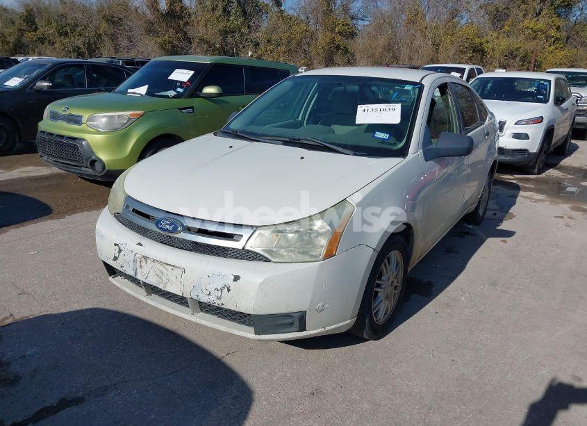 Photo 2 of 2011 Ford Focus SE (VIN 1FAHP3FN8BW164623)