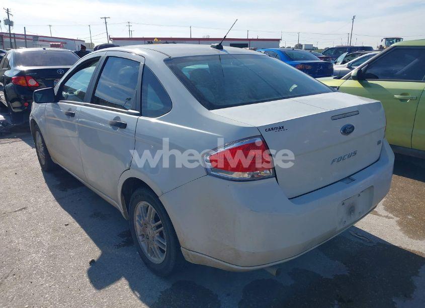Photo 3 of 2011 Ford Focus SE (VIN 1FAHP3FN8BW164623)