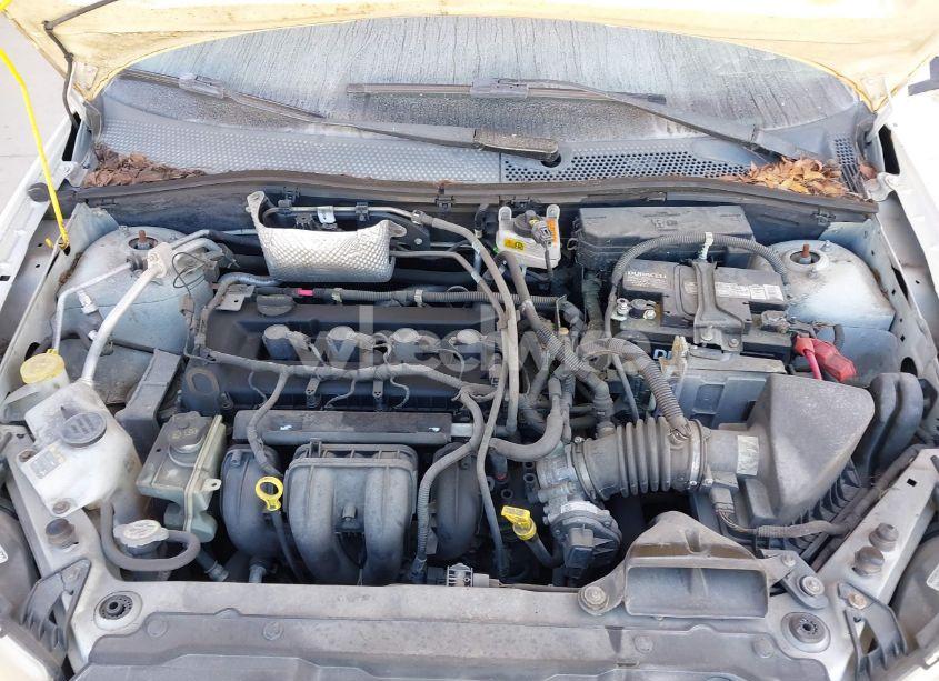 Photo 10 of 2011 Ford Focus SE (VIN 1FAHP3FN8BW187139)