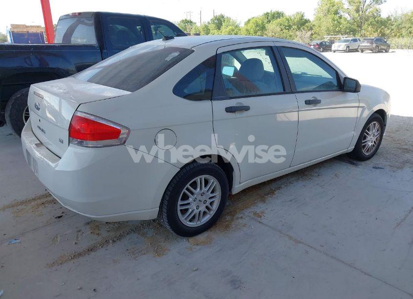Photo 4 of 2011 Ford Focus SE (VIN 1FAHP3FN8BW187139)