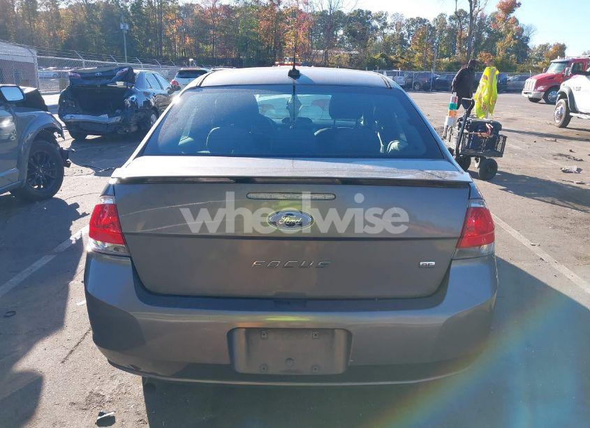 Photo 17 of 2011 Ford Focus SE (VIN 1FAHP3FN8BW199999)