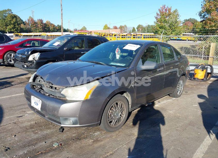 Photo 2 of 2011 Ford Focus SE (VIN 1FAHP3FN8BW199999)