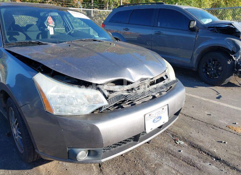 Photo 6 of 2011 Ford Focus SE (VIN 1FAHP3FN8BW199999)