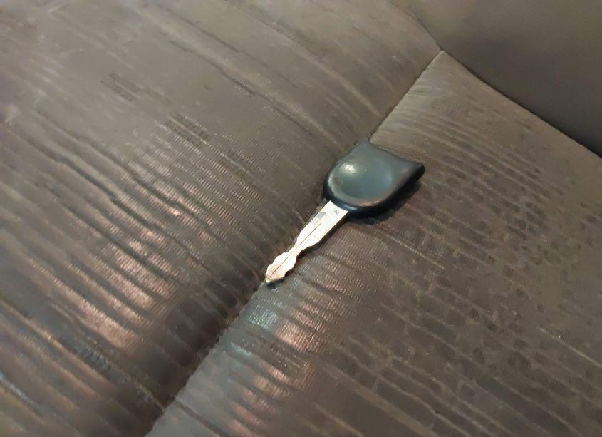 Photo 11 of 2010 Ford Focus SE (VIN 1FAHP3FN9AW101206)