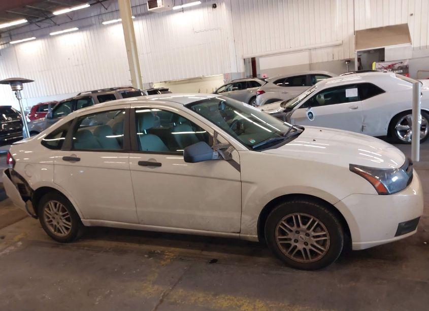 Photo 13 of 2010 Ford Focus SE (VIN 1FAHP3FN9AW101206)