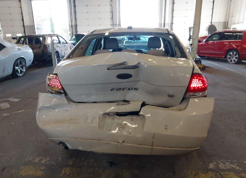 Photo 16 of 2010 Ford Focus SE (VIN 1FAHP3FN9AW101206)