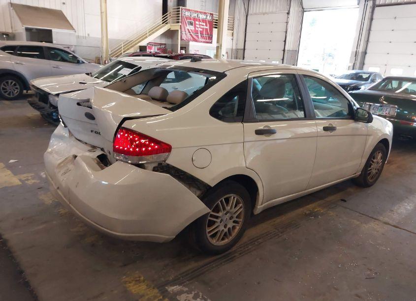 Photo 4 of 2010 Ford Focus SE (VIN 1FAHP3FN9AW101206)