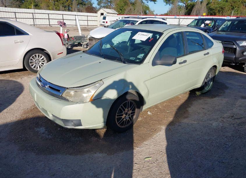 Photo 2 of 2010 Ford Focus SE (VIN 1FAHP3FN9AW116210)